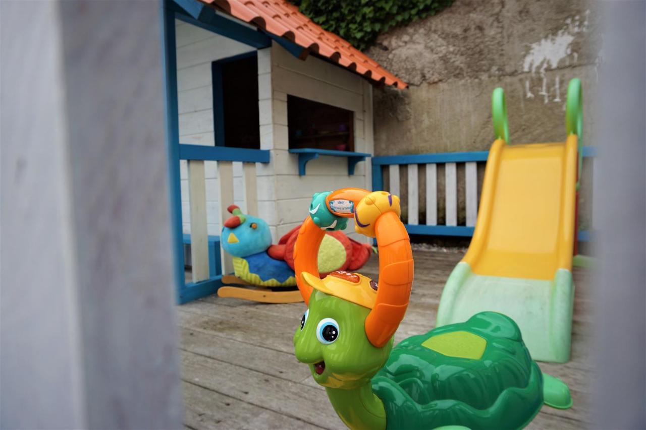 Apartamentos La Playina ยาเนส ภายนอก รูปภาพ